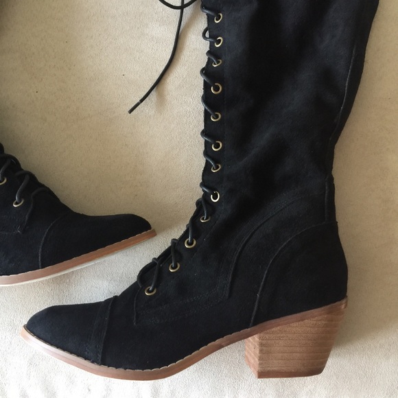 Mi.iM 'The 1812' Knee High Lace Up Boot - Picture 4 of 7